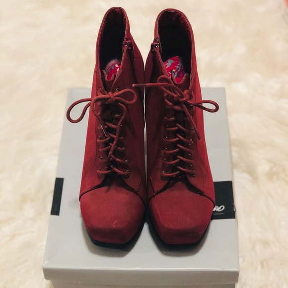 Shoes - Maroon red lace up booties